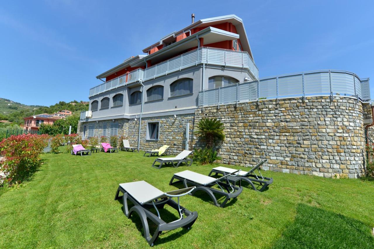 Residenza Cantalupo Империа Екстериор снимка
